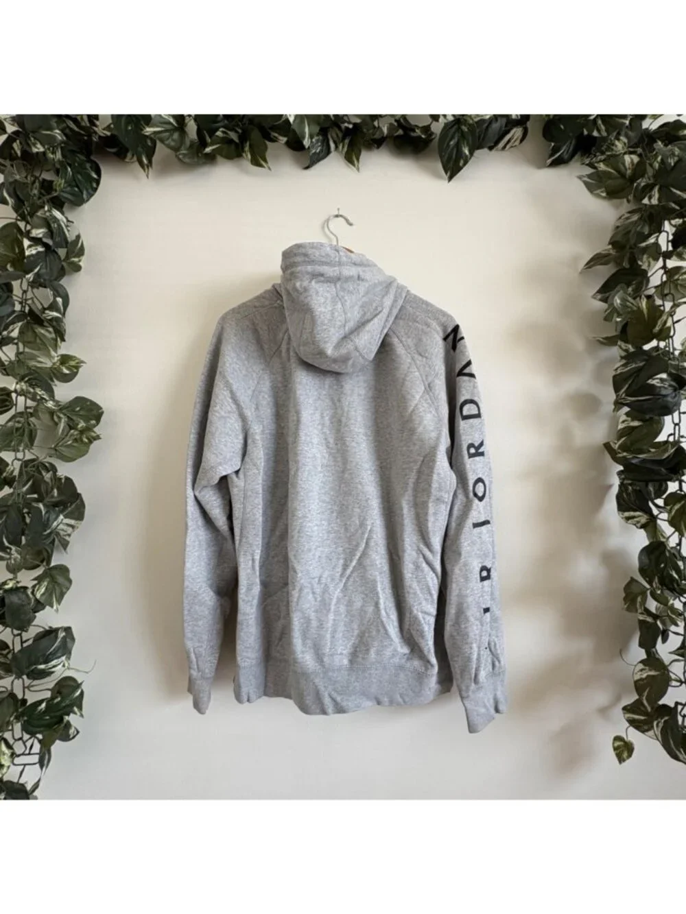 Jordan Athletic Pullover Graphic Hooded Sweatshirt Heathered Grey Men’s Size M